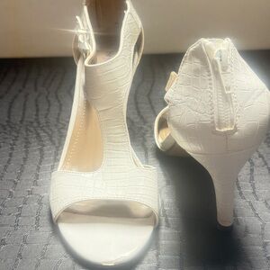 Style & Co. White Croc-Patterned Heels